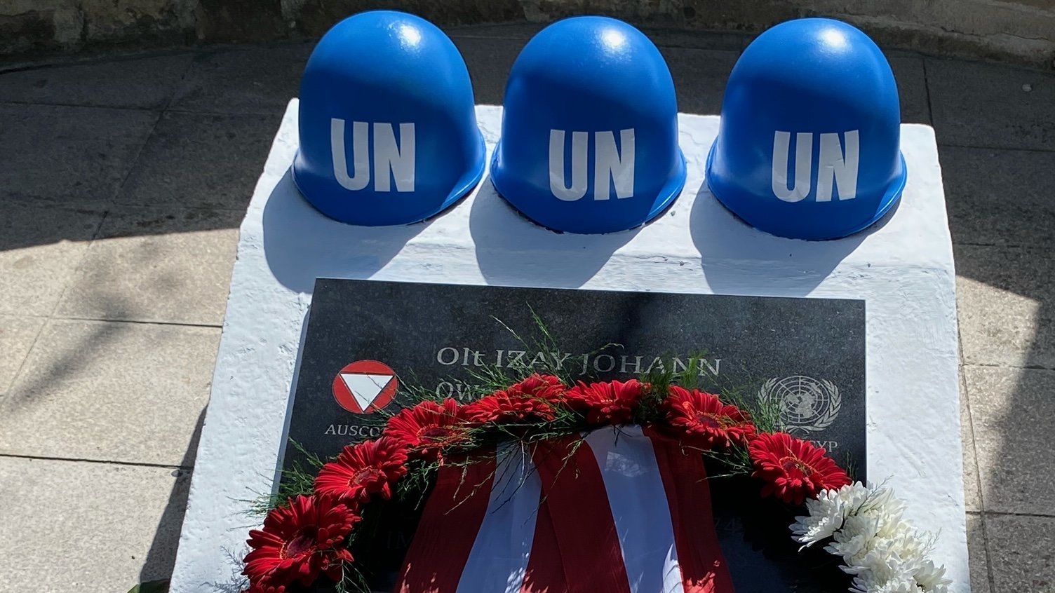 Das Denkmal für die drei gefallenen österreichischen UN-Soldaten bei Goshi.